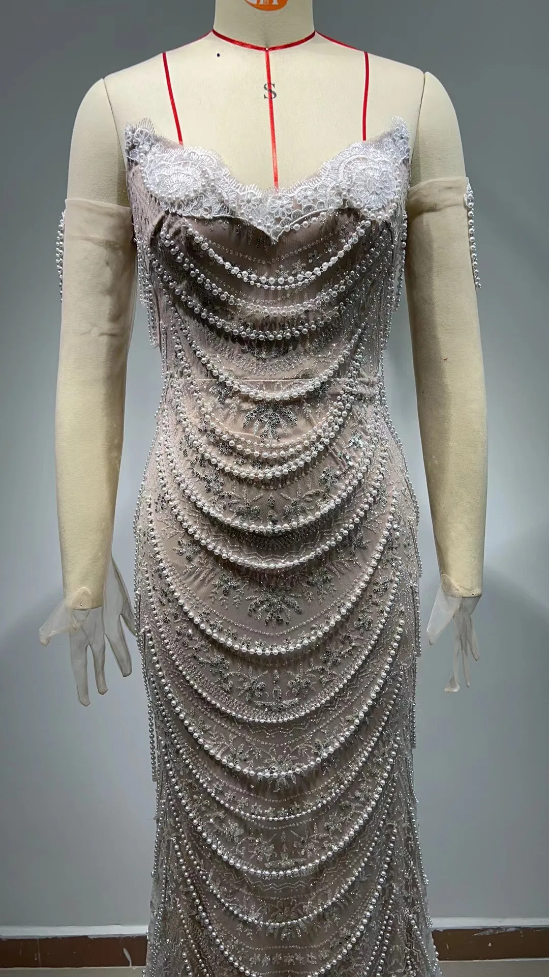 2025年新作 レディース ホワイトガーゼグローブ ラグジュアリーパール スパークリングダイヤモンド ストラップレスドレス オートクチュール ウェディング イブニングパーティー