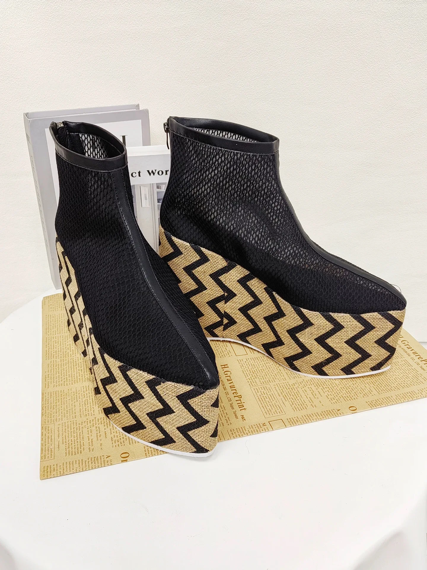 Botines de malla para mujer, nuevos de primavera y verano, negros, con tacón de cuña de yute, plataforma, transpirables, ligeros, informales, para vestir.