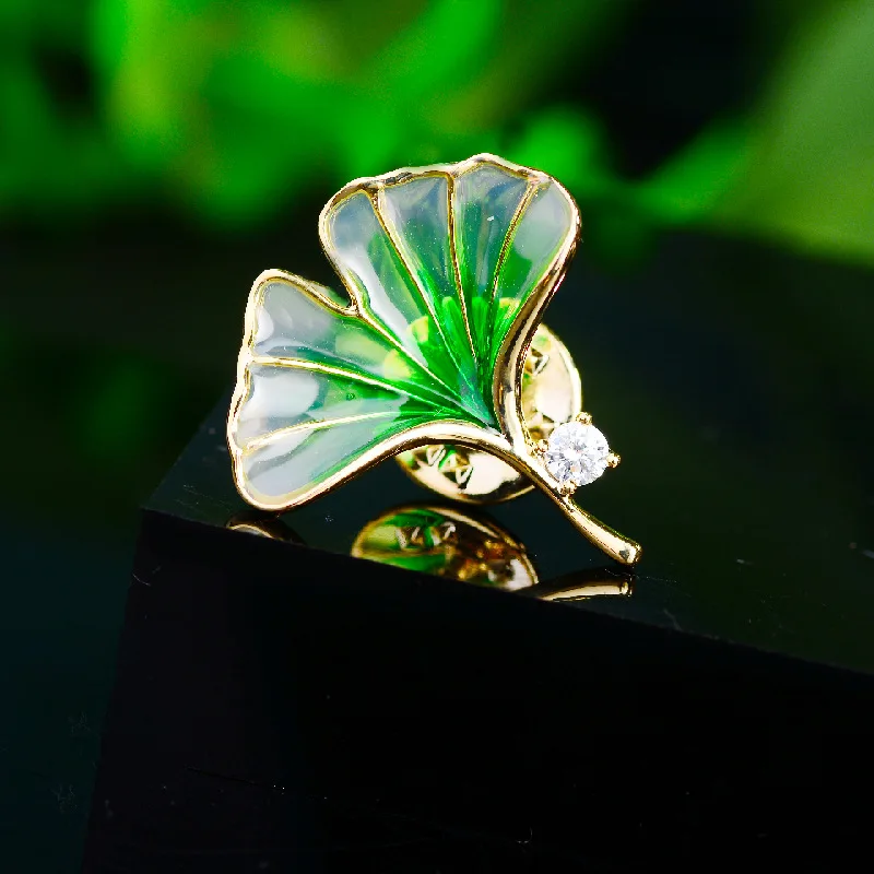 Korean Version Fashion Simple Enamel Gingko Leaf Small Collar Pin Creative Elegant Leaf Small Brooch Clothing Anti-slip Buckle