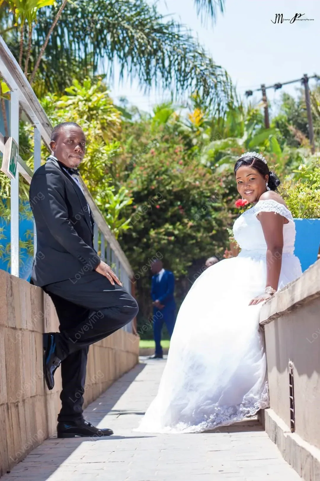 ชุดแต่งงานวินเทจแบบเปิดไหล่ ชุดเจ้าสาวทรงบอลกาวน์ประดับลูกไม้ ชุดเจ้าสาวแอฟริกันแบบสั่งทำพิเศษ