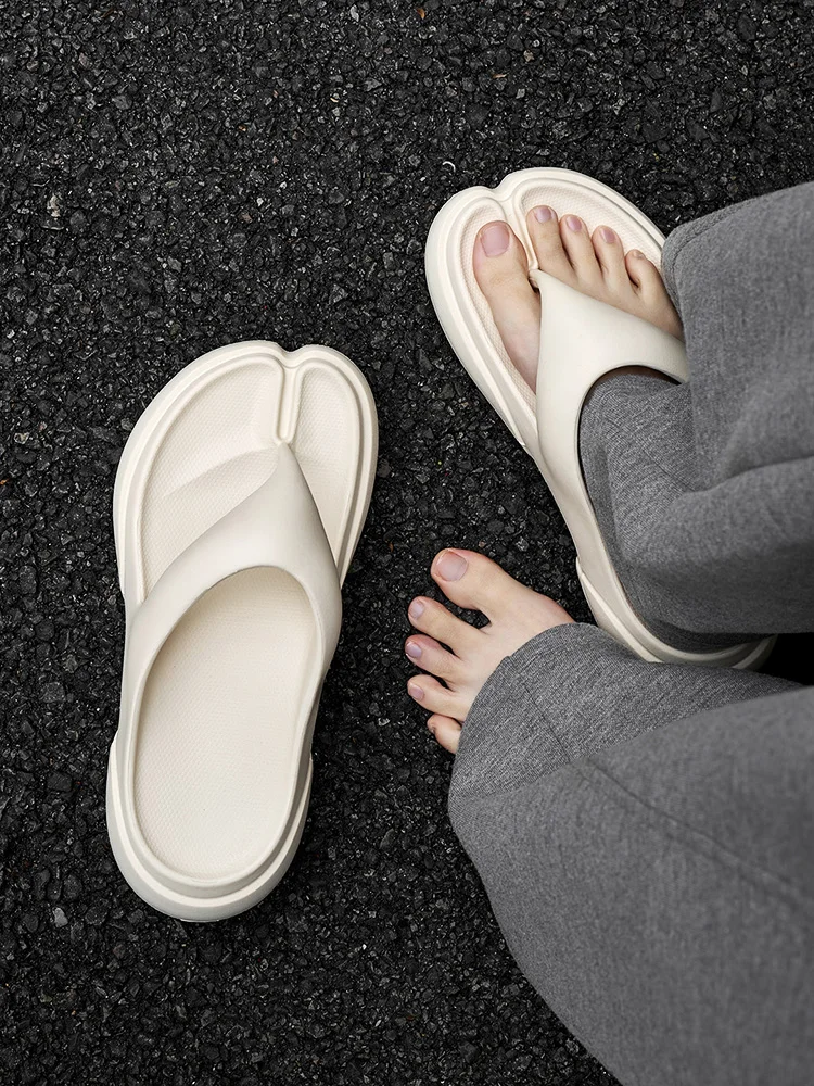 New Women's EVA Thick Heel Sandals Summer Outdoor Wear Beach Sandals Flat Heel Thong Slippers Toe Separation Beach Shoes