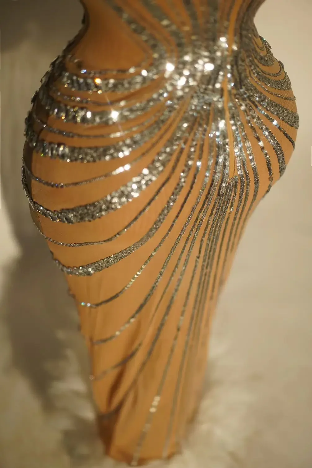 المرأة مثير شبكة شفافة الماس فستان قصير راقصة المشاهير بلينغ النادي الليلي فستان حفلة عيد ميلاد مرحلة الأداء