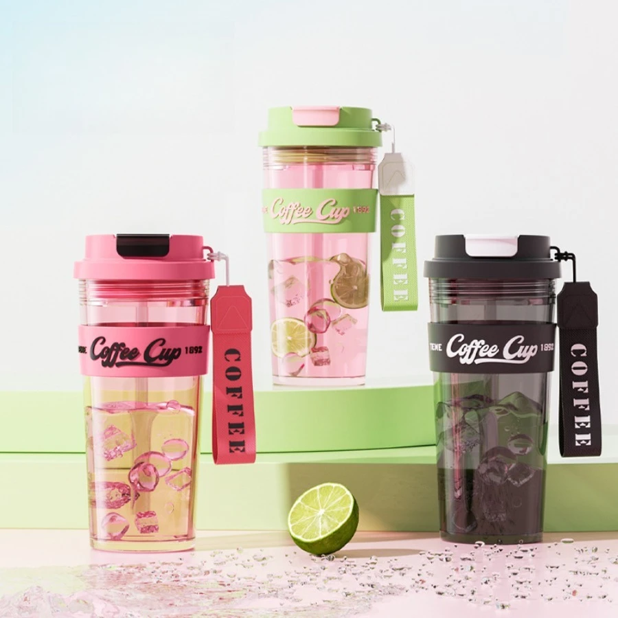 

Double-walled high-quality straw coffee cup with large capacity, heat-resistant plastic cup for women, perfect for summer.