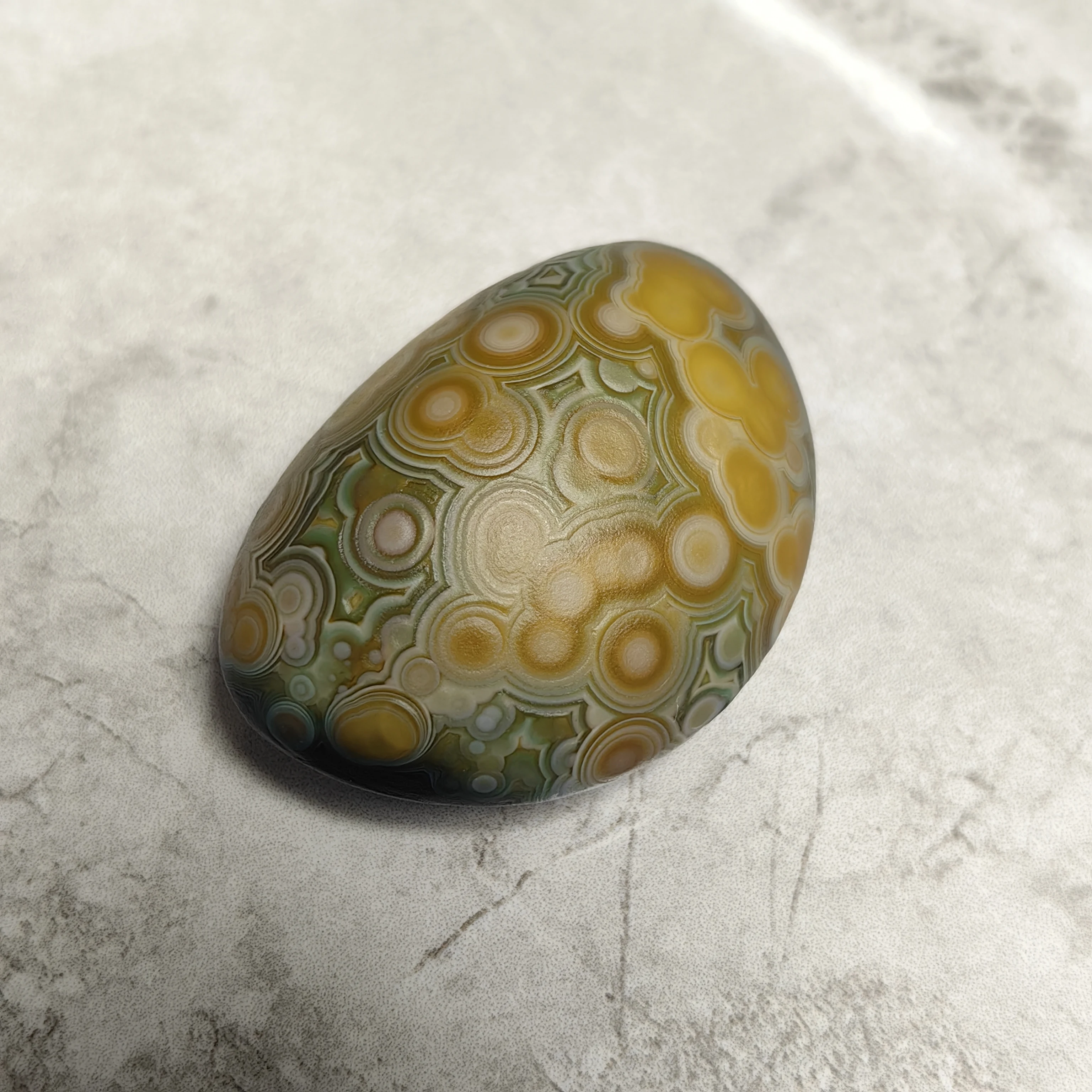 Agate des Yeux Divine Naturelle Pure, Spécimen Minéral Brut pour la Décoration Intérieure, la Guérison par le Reiki et la Protection contre les Influences Négatives