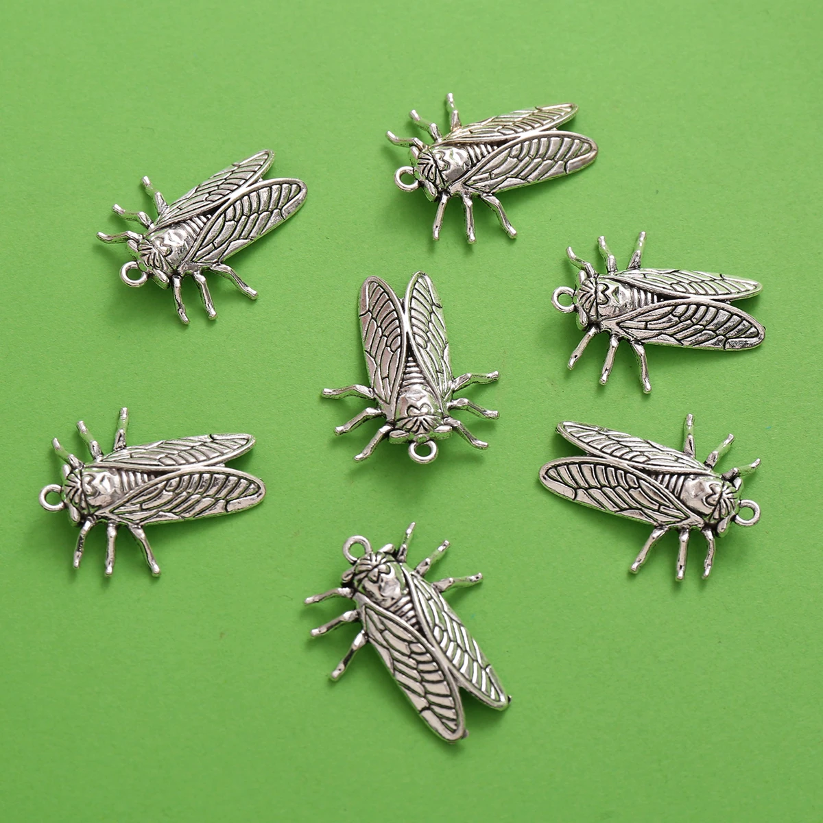 20 Pieces of Textured Cicada Pendants, Simple Insect-Shaped Golden Cicada Pendants with Wings, Suitable for DIY Bracelets, Necklaces, and Earrings, Symbolizing Handmade Beaded Jewelry Accessories