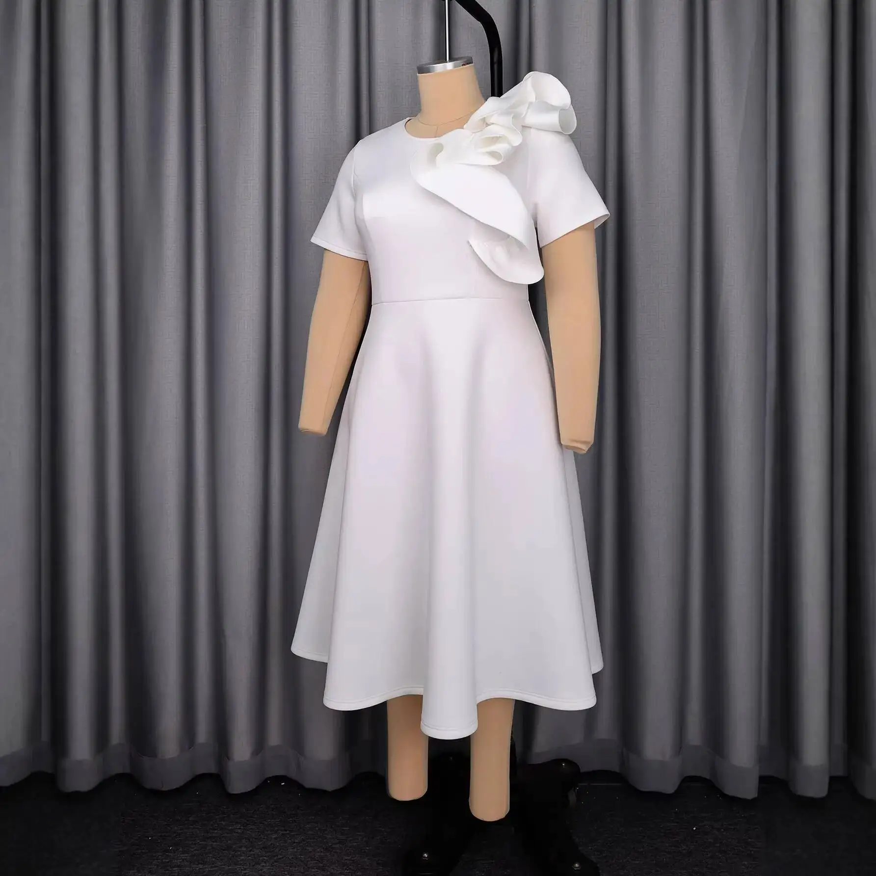 Plus-size Women's White Dress With Three-dimensional Bow, Short-sleeved, Waist-cinching, Slimming, Elegant Party Dress Y2K - view 2