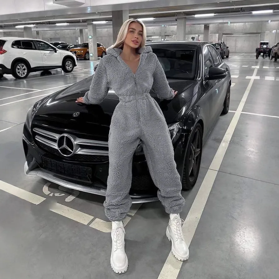 ชุดบอดี้สูทผู้หญิง ผ้ามันวาว หรูหรา ระยิบระยับ วิบวับ ประกายเงา เมทัลลิก เหมาะสำหรับงานเทศกาล ไนต์คลับ เวทีเต้นรำ ปาร์ตี้ยามค่ำคืน เซ็กซี่