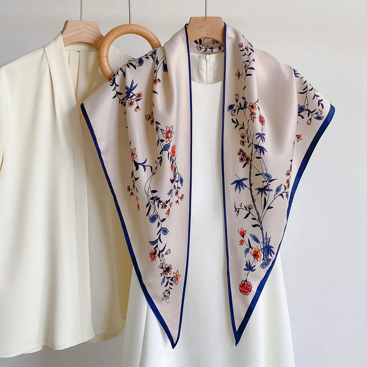 Exquisite New Satin Triangle Kerchief Branch Flower Print Ladies Foulard Scarf Versatile Bandana Neck Wrap Chic Ornament