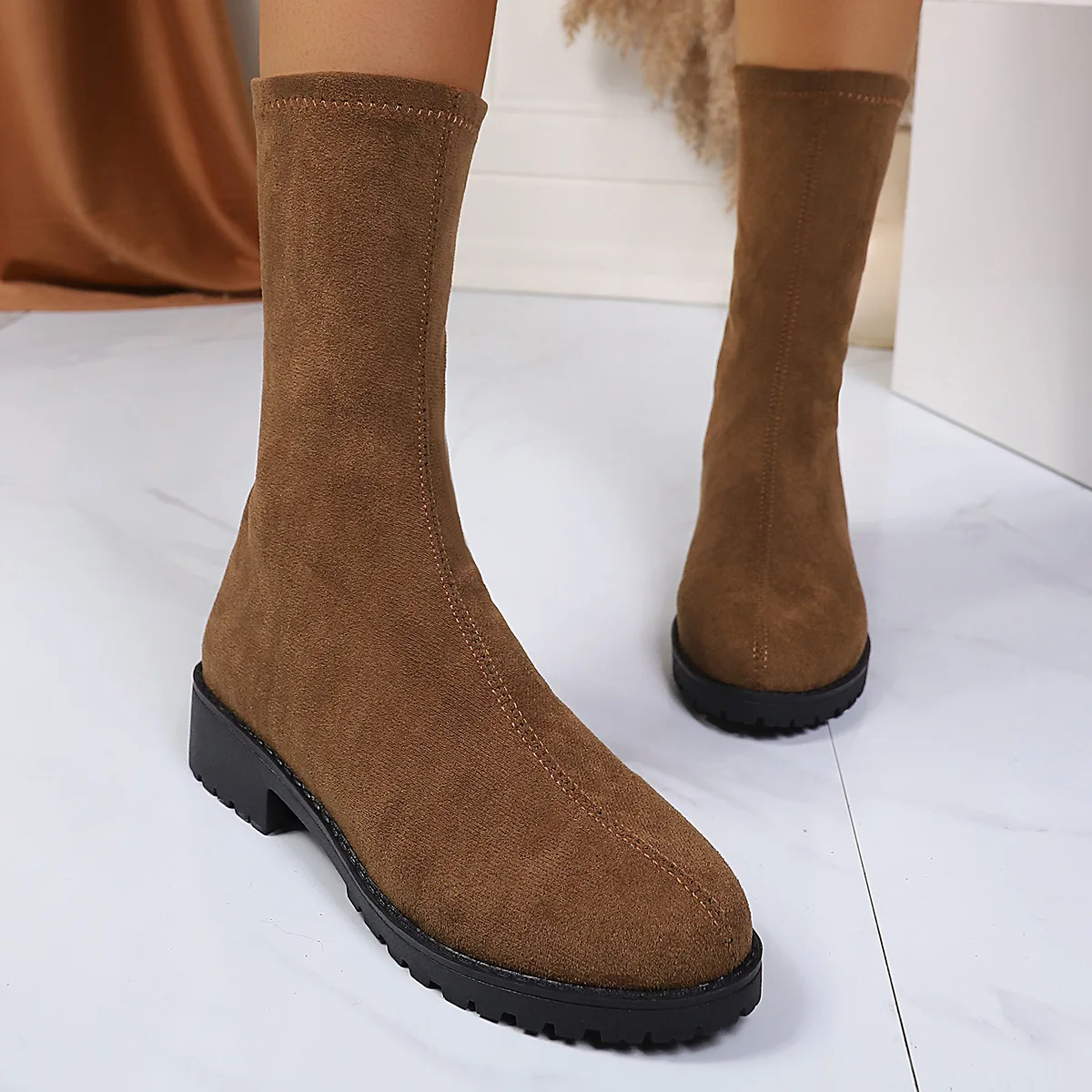 

Plus-size slimming elastic boots for women 2025 winter new style for export, round toe, thick heel, suede mid-calf