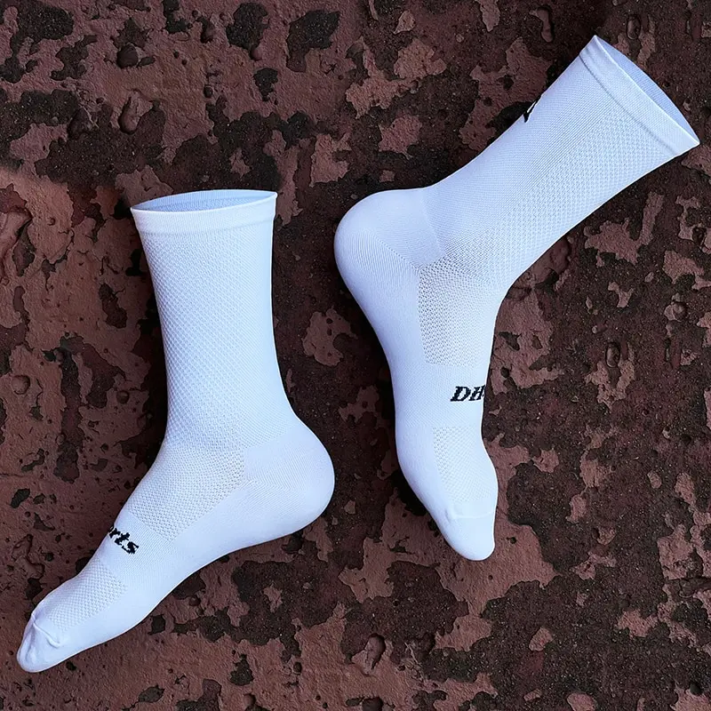 [4 pairs]DH SPORTS Summer Breathable Fast Dry High Elastic Lightweight Tube Men And Women Cycling Socks