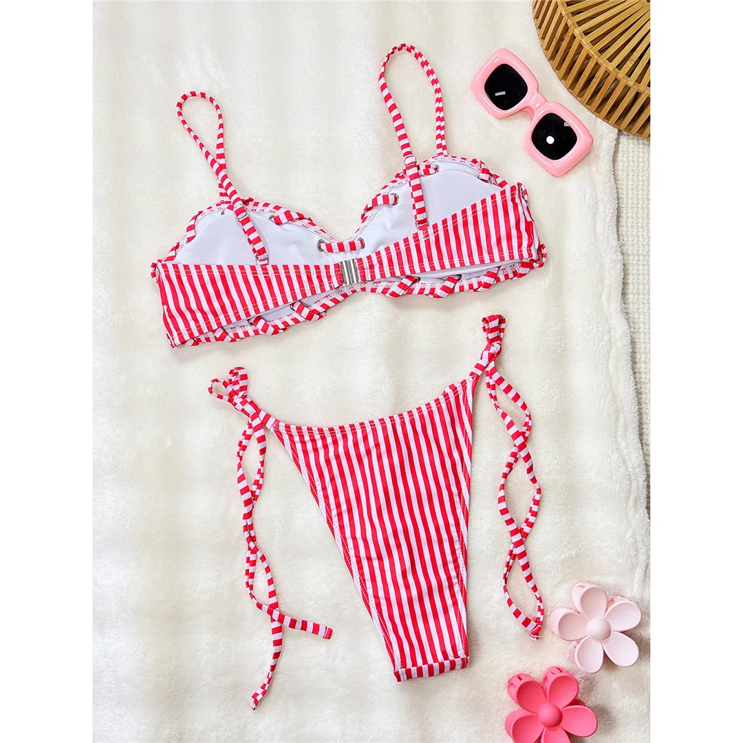 Gestreifter Bikini mit Trägern, Damen-Badebekleidung, zweiteiliges Bikini-Set, hoher Beinausschnitt, gepolsterter Badeanzug, Badebekleidung, Modell V8261. – Detail 5