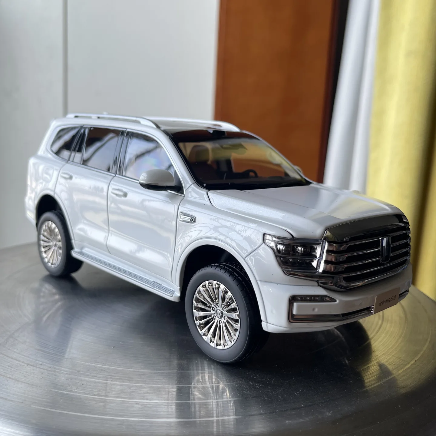 Tank 500 Hi4-z Diecast Alloy Car Model,GWM Metal Replica ,Collection Display,SUV Model,Adult Collectible,Man Gift,White, 1:18