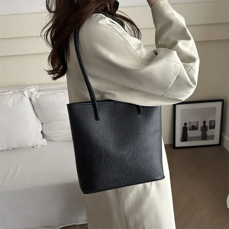 Large capacity tote bag 2024 new fashion trend armpit bag casual personalized shoulder bag