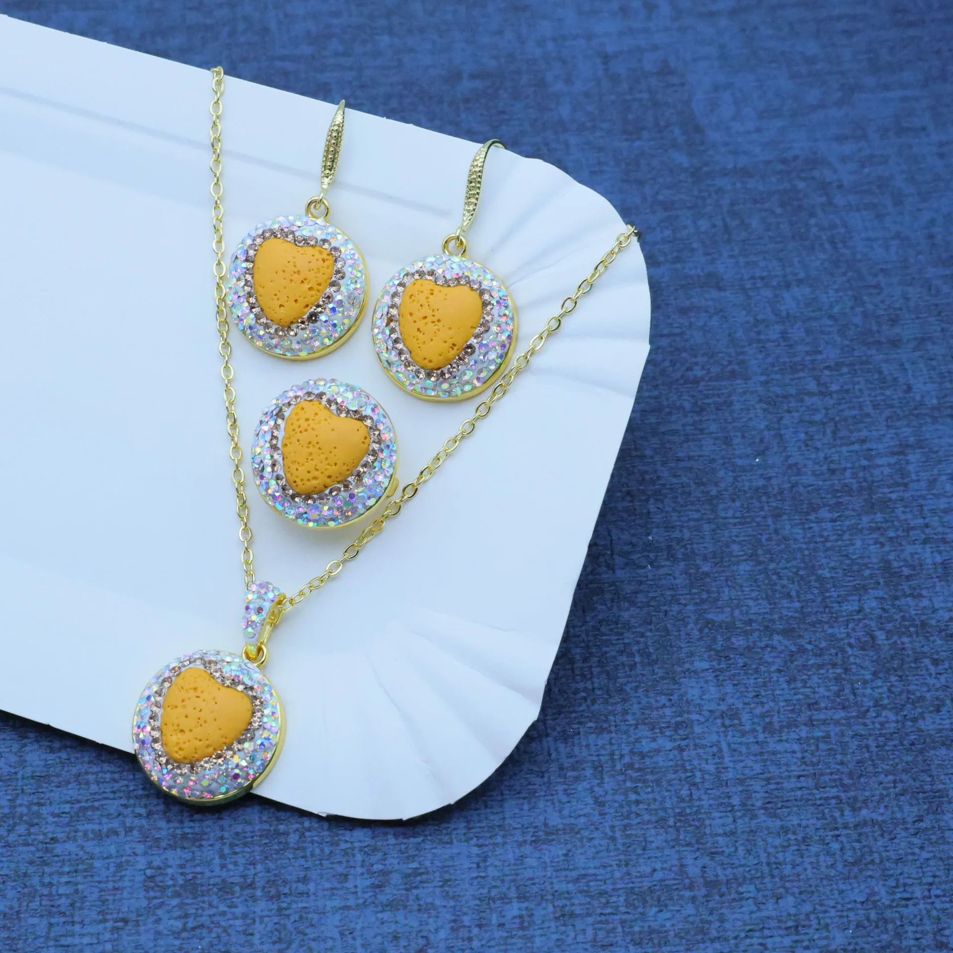 DIY accessories New dopamine volcanic stone heart-shaped yellow niche design three-piece fashion temperament set manufacturer wh
