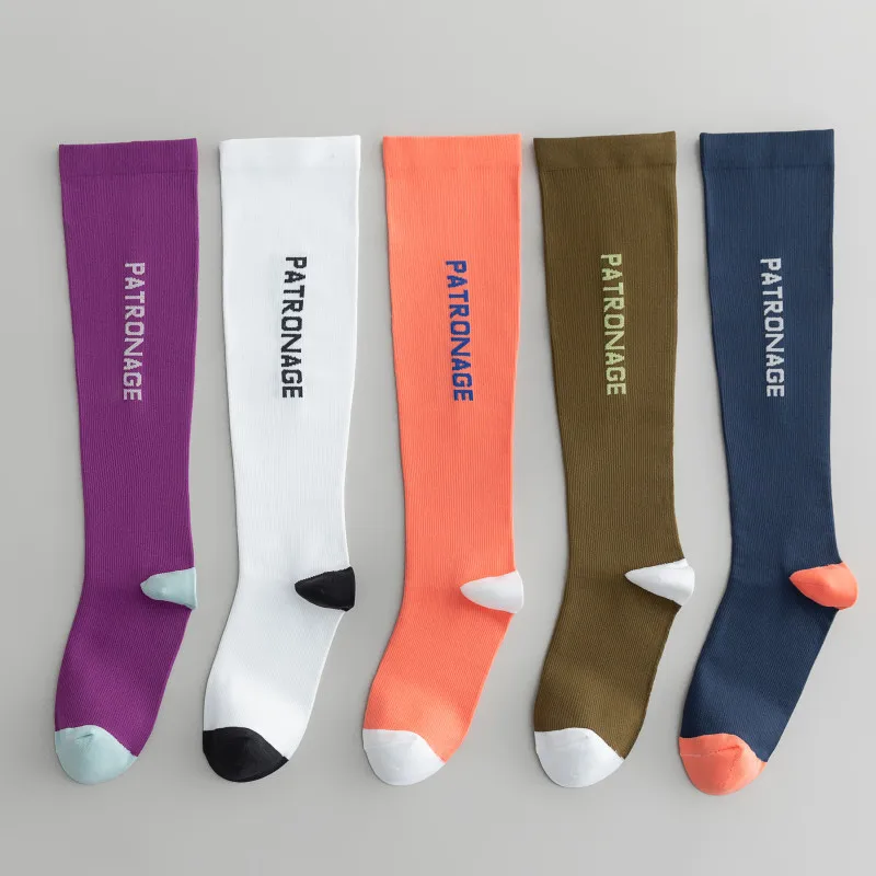 1/5 Paar lässige Komfortsocken, trendige, vielseitige, farblich abgesetzte Drucklaufsocken, schweißabsorbierende, atmungsaktive, lange Sportsocken