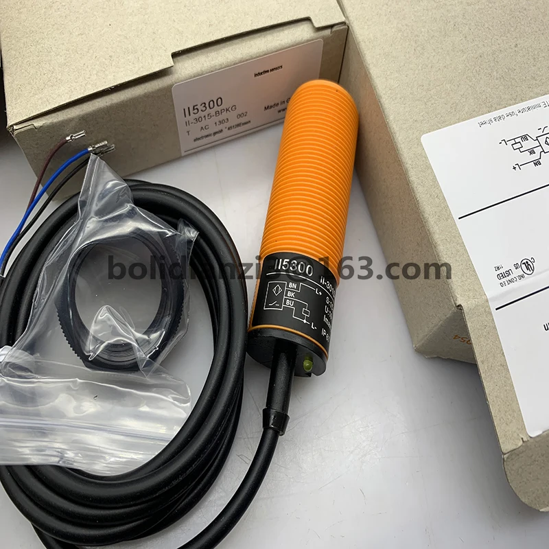 مستشعر مفتاح القرب الاستقرائي الأصلي PNP عادة المفتوح II5300 II-3015-BPKG متوفر في المخزون