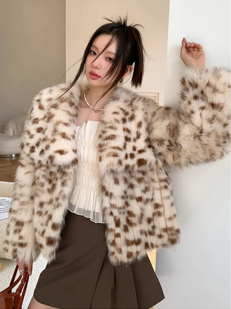 Giacca da donna in pelliccia di volpe leopardata naturale giacca corta alla moda cucita a righe di alta qualità in vera pelle di pecora abbigliamento invernale