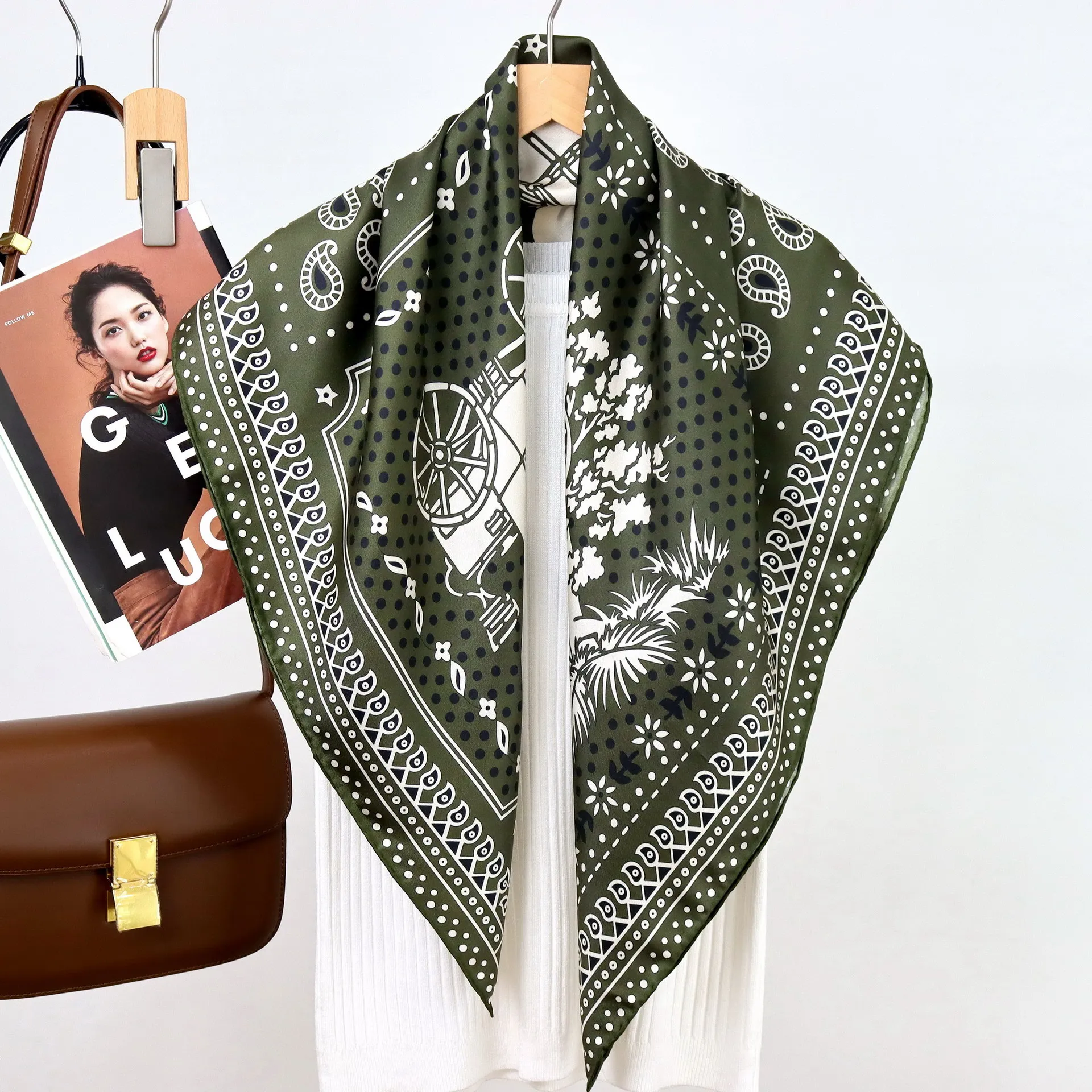 

100% Silk Scarf 88CM Square Scarves Rolled Edges Bandanas Luxury Summer Shawls Hair Belt Neck Head Accessories Decoration