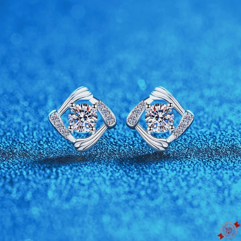 

1.0ct Moissanite S925 Silver Stud Earring for Women Plated Platinum Geometric Vortex Ear Studs Fashion Jewelry Wholesale