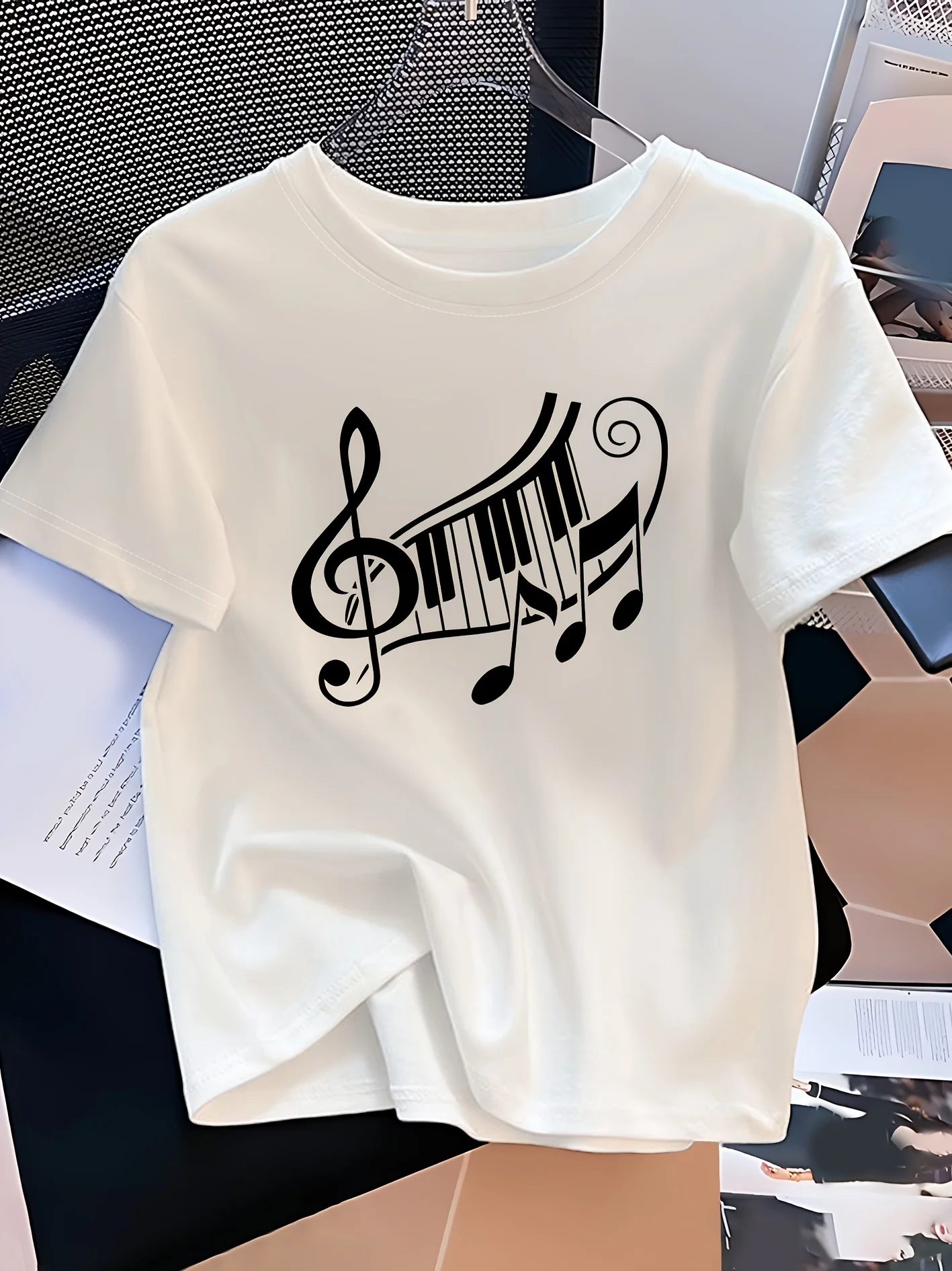 تي شيرت نسائي كاجوال بأكمام قصيرة مع ملاحظة موسيقى البيانو السوداء وطباعة جرافيك هاراجوكو بأكمام قصيرة ملابس جمالية غير رسمية #1
