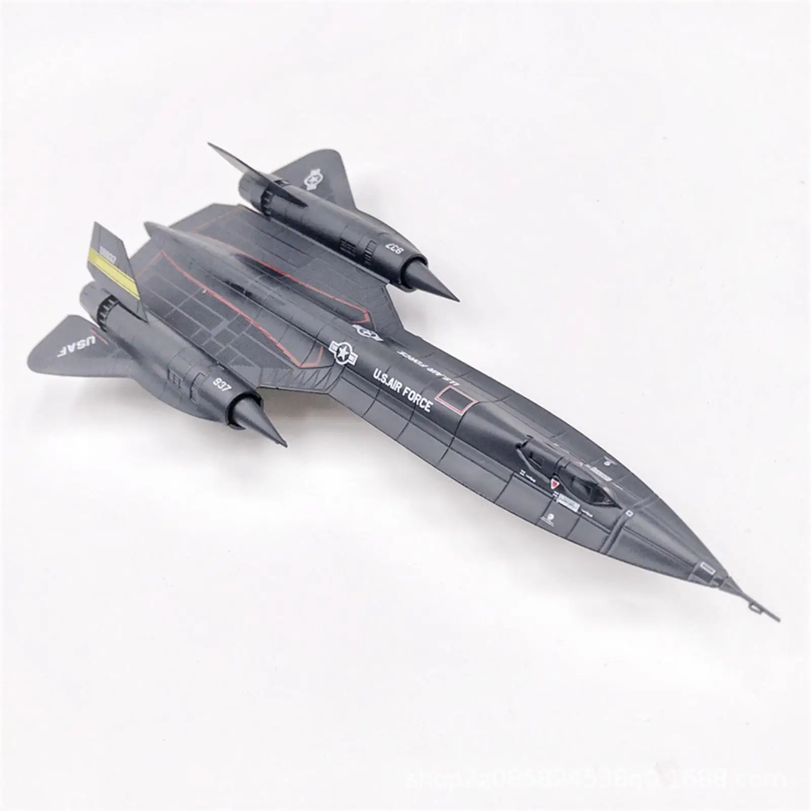 Znakomity model 1/144 ze stopu aluminium do ozdoby blatu