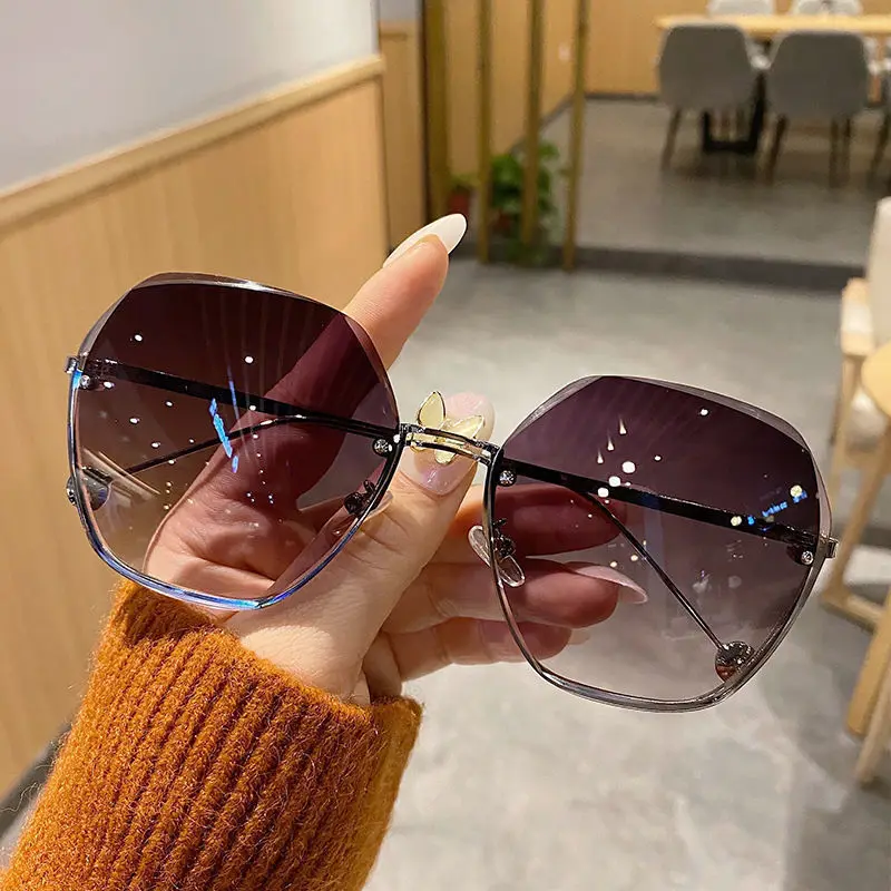 

Round Sunglasses Women Brand Designer Gradient Fashion Sun Glasses Female Rimless Metal Oculos De Sol luxury designer