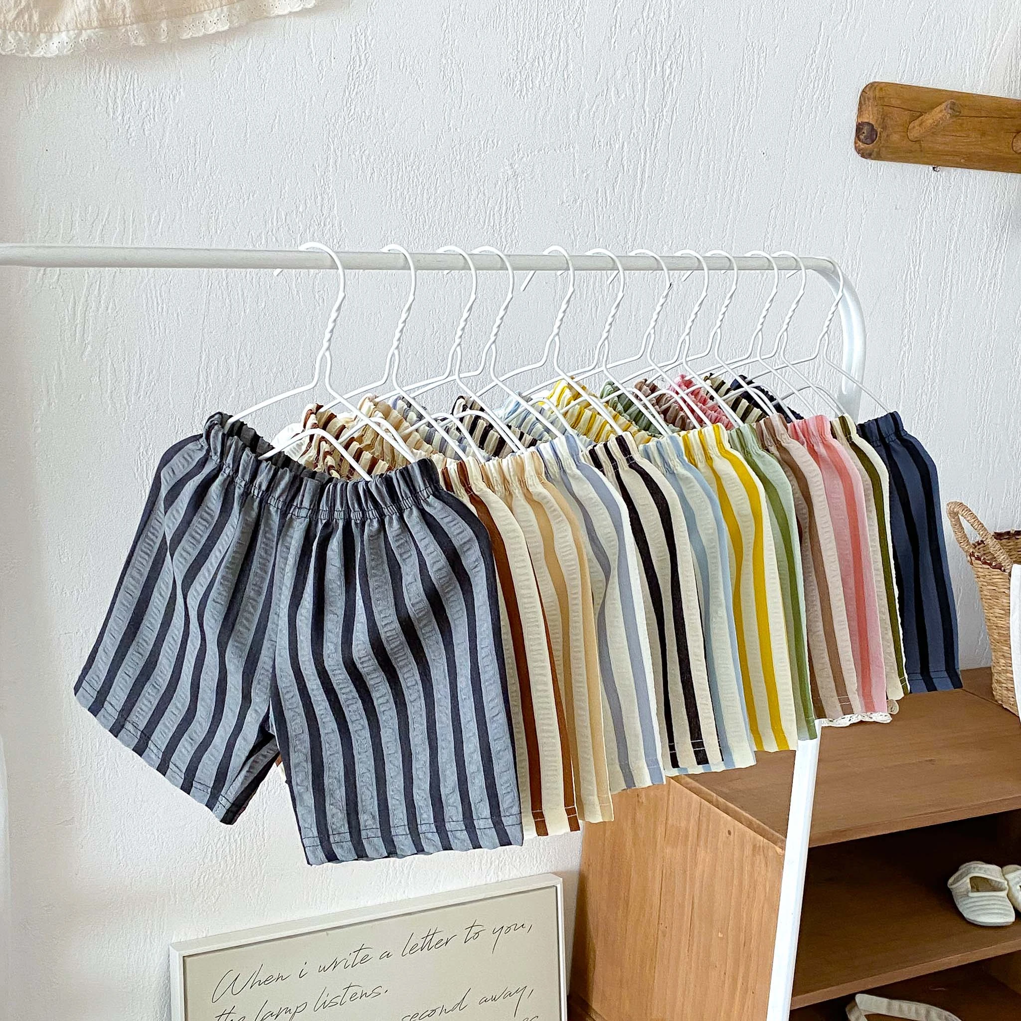 Gestreifte Shorts für Kinderkleidung, Sommer, dünn, locker, lässig, kurze Hosen für Kinder, Kleinkind-Kostüm, einfacher Komfort, Mädchen-Jungen-Shorts