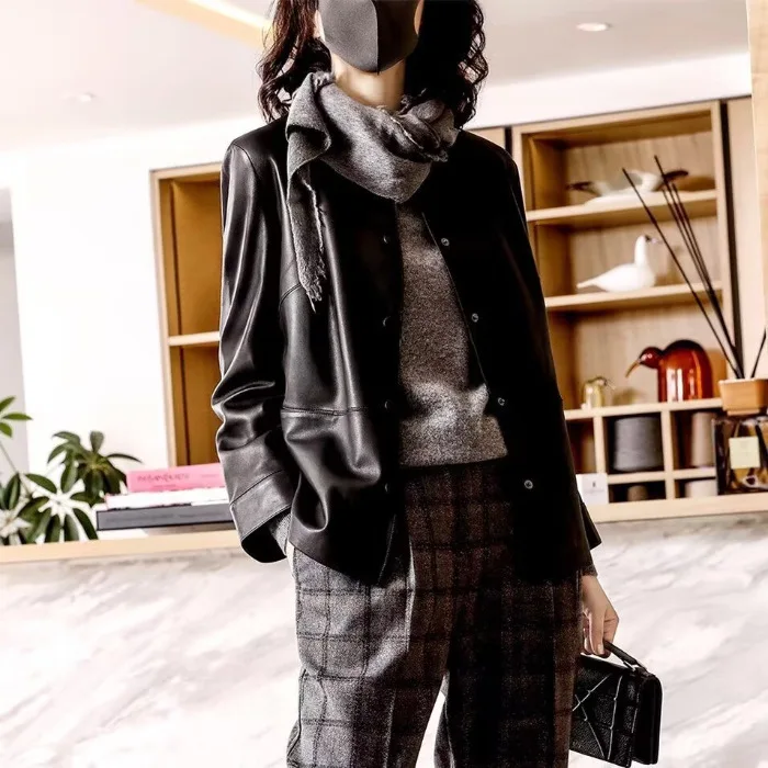 Giacca corta in ecopelle Y2K Colletto rovesciato Moda Decorazione bottoni Cappotto in PU 2026 Grunge Street Casual Cappotti da donna Capispalla