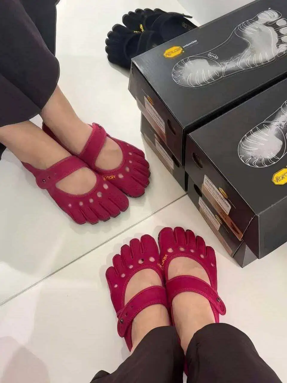 Scarpe Vibram V-Soul Fivefingers 2026, Scarpe da Danza e Fitness Sportive da Donna Vi-B Mary Jane Five-Finger per Pilates, Attività Indoor e Outdoor, Design con Dita Separate