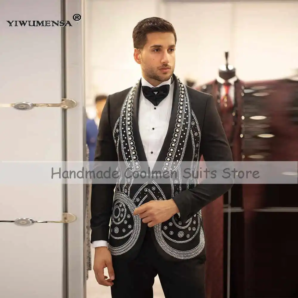 

Ювелирные изделия с металлическими кристаллами, смокинг, костюм для мужчин, однобортный пиджак, брюки, комплект из 2 предметов, свадебное платье для жениха, мужские костюмы по индивидуальному заказу