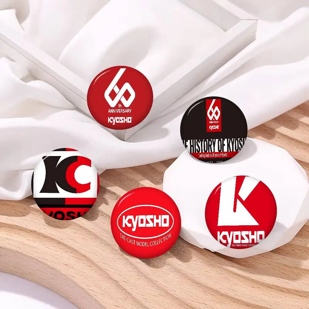 Kyosho Japan RC Logo Creative Pins Funny Faces Round Snap-in Brooch Badge Backpack Hat Accessories Jewelry Gifts