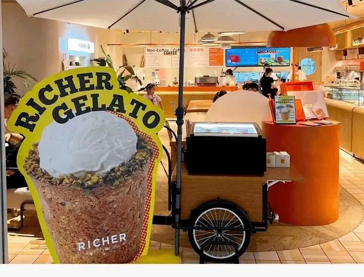 خزانة جيلاتو معتمدة من CE مكونة من 3 أطباق وفريزر على سطح الطاولة A++ موفرة للطاقة مع التحكم في درجة حرارة إنترنت الأشياء للاستخدام التجاري