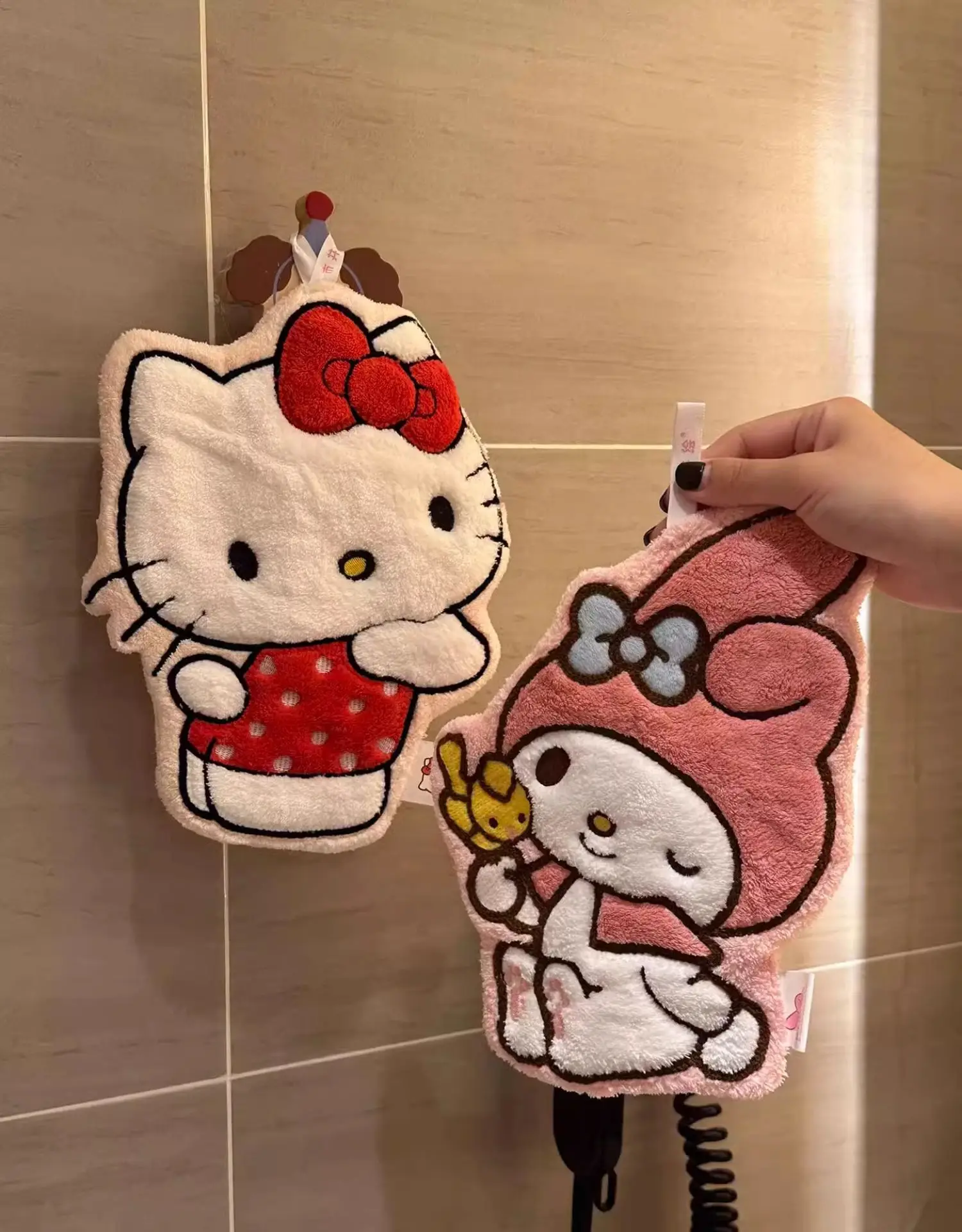 Neues Produkt auf Lager: KT Cat My Melody Hängendes Handtuch, verdickt, super saugfähig, niedliches Cartoon-Design für Bad, Küche und Haushalt – Detail 1