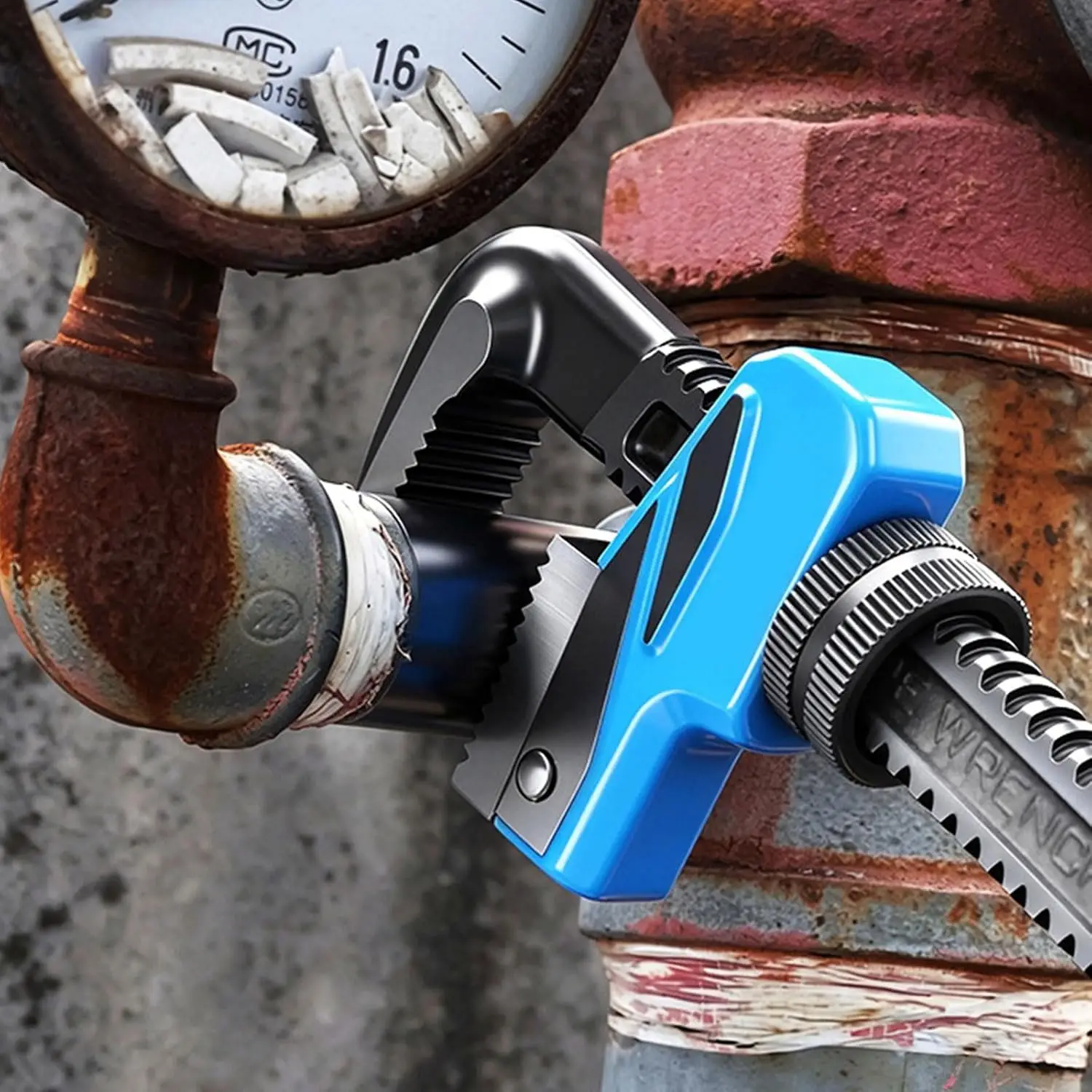 Plumbing Hand Tool Pipe Wrench with Adjustable Serrated 80mm F Shape Build for Turning Round Fittings During Service Work
