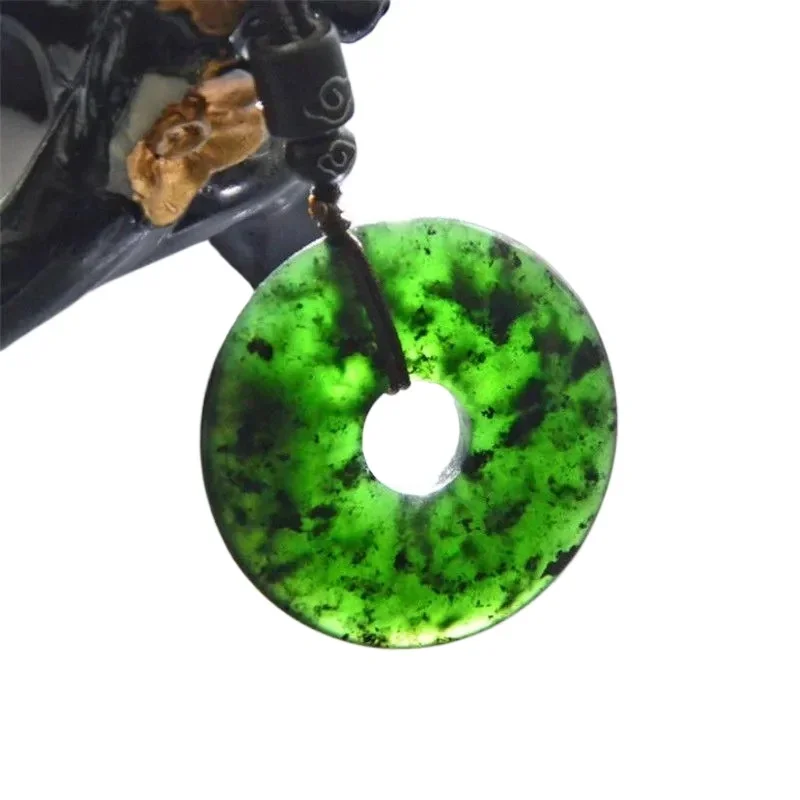 Transparent green herbal king stone safety buckle pendant Magnetic safety buckle Dark green serpentine