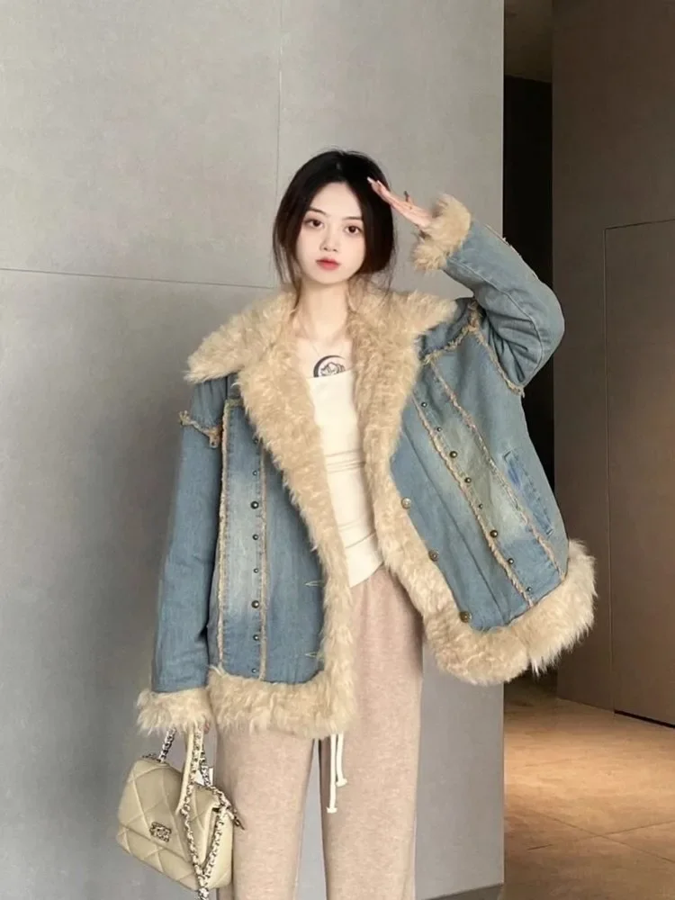 

Winter Women Denim Coat Fur Patchwork Jackets Streetwear Warm Thick Jacket High Quality Luxury Design Vintage Party Wear Clothes