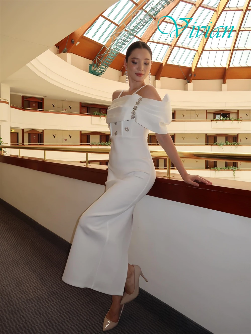 

Customized Graceful White Jersey Evening Dress Formal Spaghetti Straps Boat Neck Party Dress Classic Straight Crystal Prom Dress