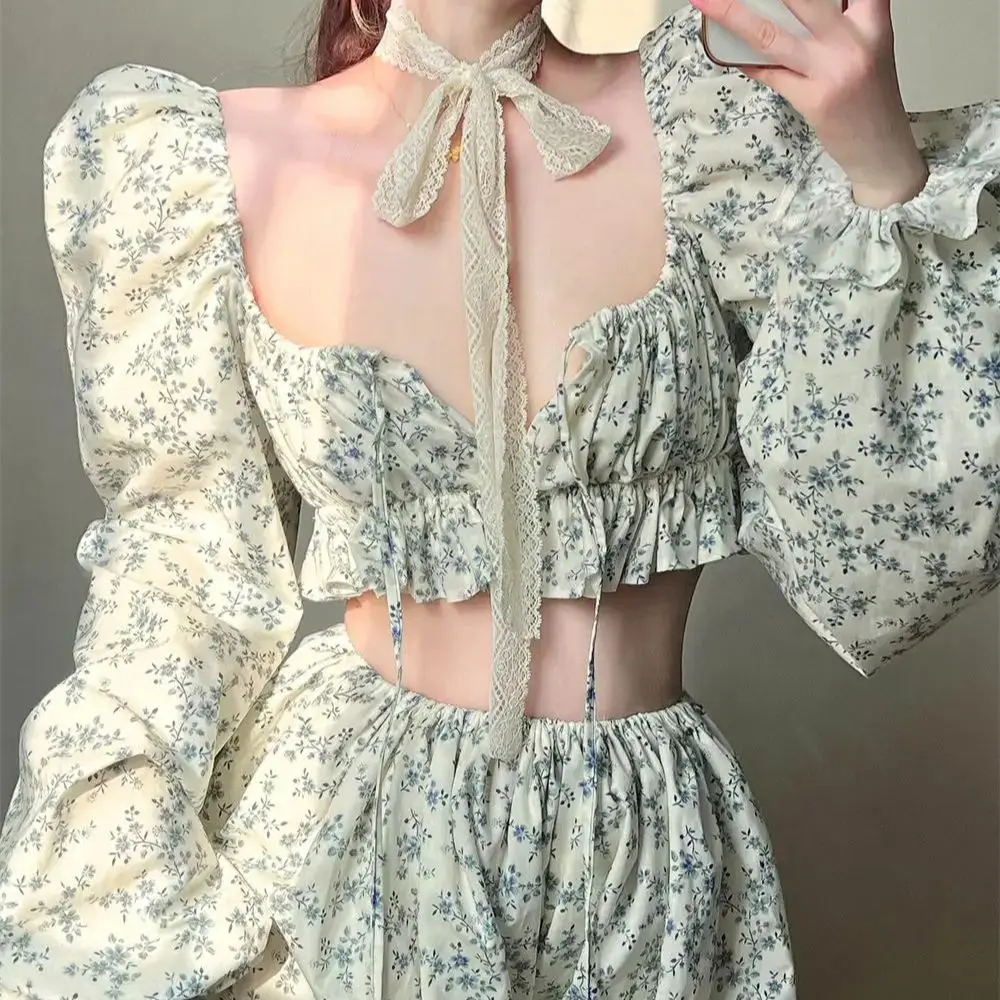 Suit With Floral Design, Lace-Up Puff Sleeve Top And Shorts French Retro Hot Girl Summer New Temperament Slim Suit For Women