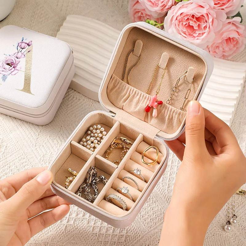 2026 جديد A-Z صندوق مجوهرات شخصية مجوهرات للبنات صناديق مجوهرات السفر مع فكرة هدية الفتيات لعيد الميلاد والعطلات