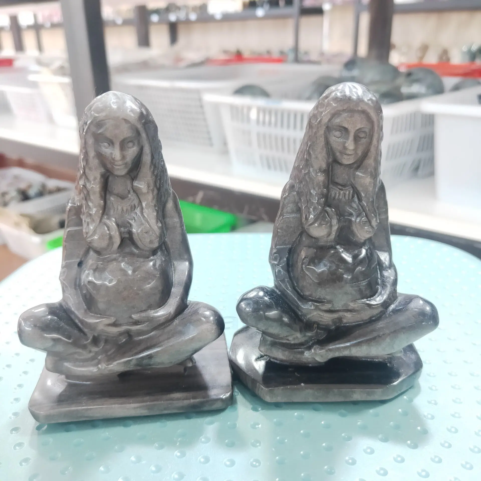 1pcs Natural crystals carving Mother Earth Statue silver obsidian Gaia Statue Mythic Figurine healing reiki Goddess Home Decor