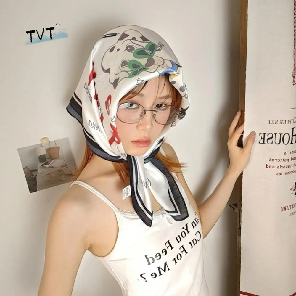 

Fashion Breathable Flower Printed Scarf Satin Fabric Cat Bandana Head Scarf Spotted Dog Soft Silk Satin Turban Streetwear