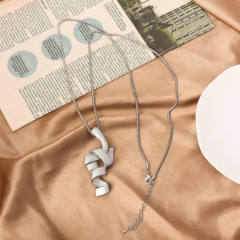 Vintage Women\'s Long Necklace Chain Neck Chokers Decoration Pendant Goth Jewellery Celebrity Collar Suspension Grandmother\'s Day