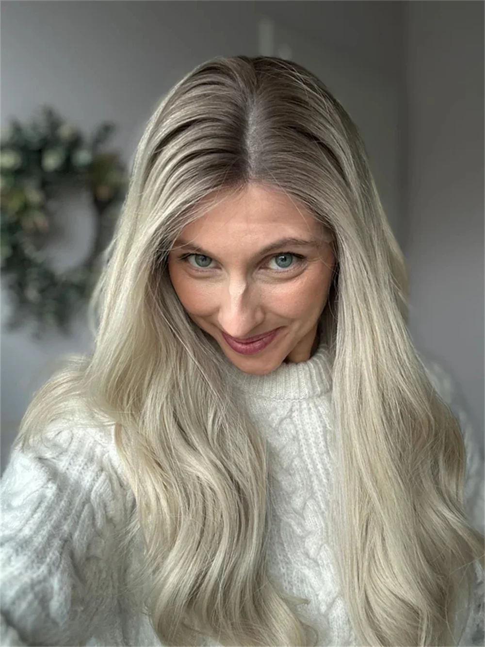 

Кремово-русый волнистый синтетический парик спереди, бесклеевые длинные волосы для женщин, стиль ношения и годи, термостойкий бесклеевой парик, пепельные корни