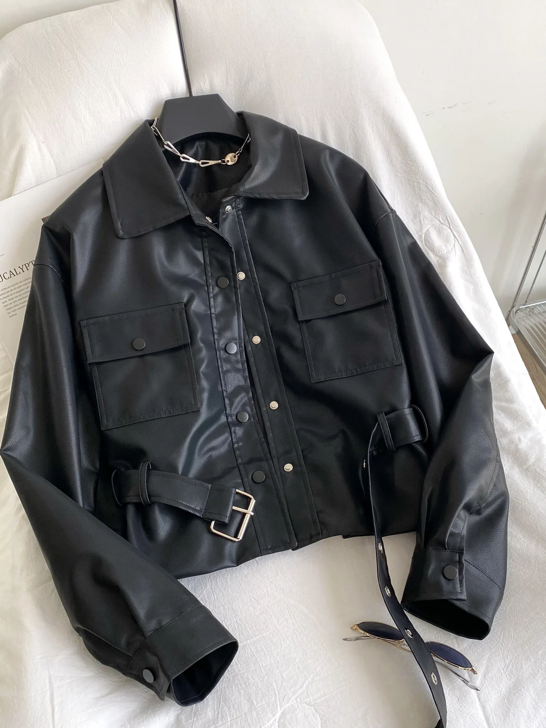 Ele Retro Briti Sle PU Leather Jaet Women's Autumn 2025 New Belted Waist ort Top Button Closure Long Sve