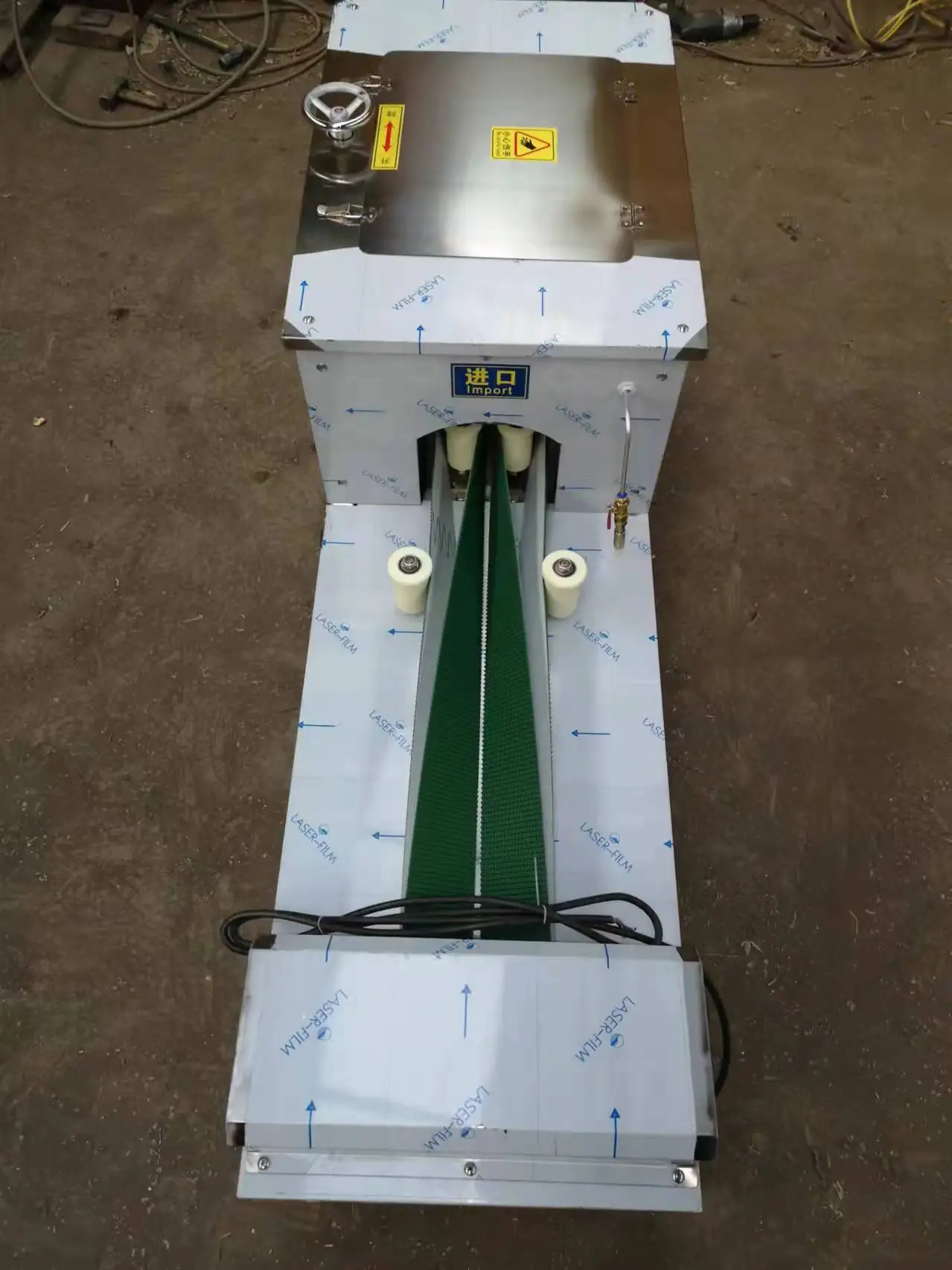 Image 4: Machine automatique à désosser et à découper le poisson