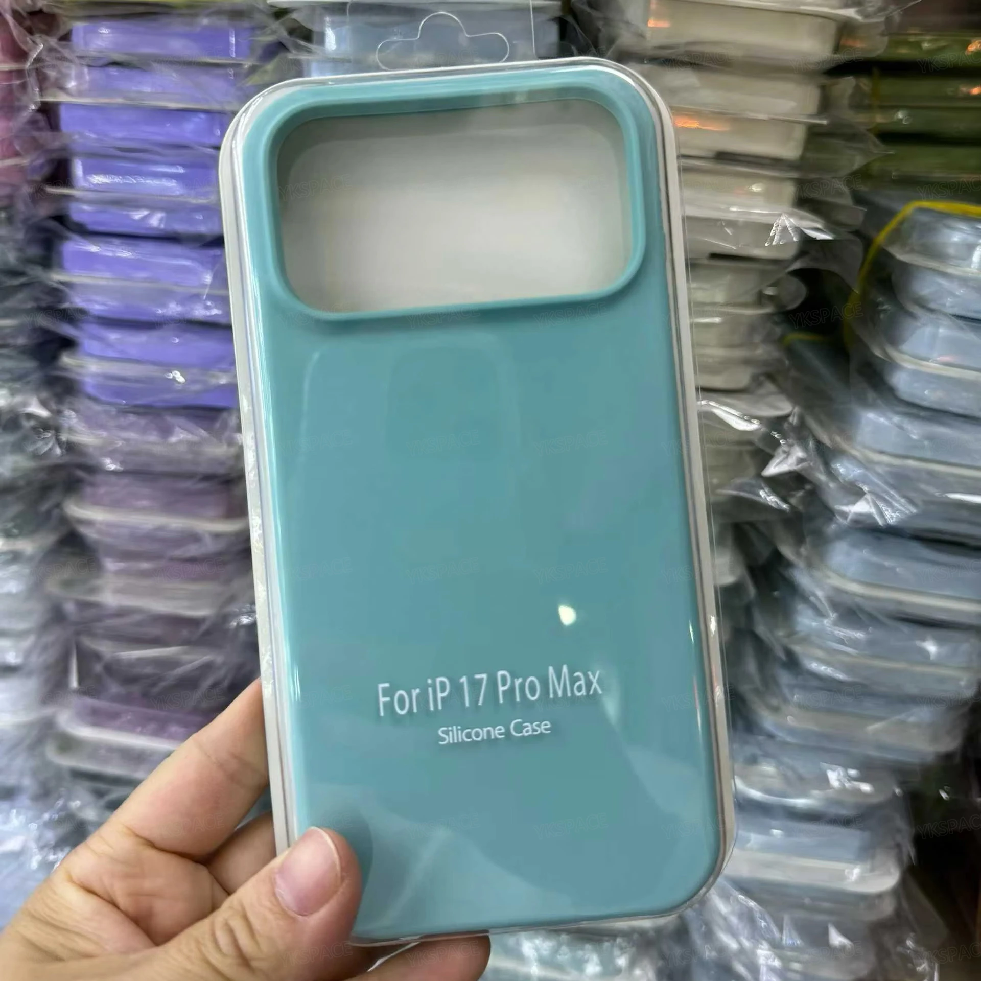 17 Colors Luxury Liquid Silicone Case For iPhone 17 Air 16e 16 Pro MAX Plus Soft Smooth Matte Frosted Phone Cover - náhled 2