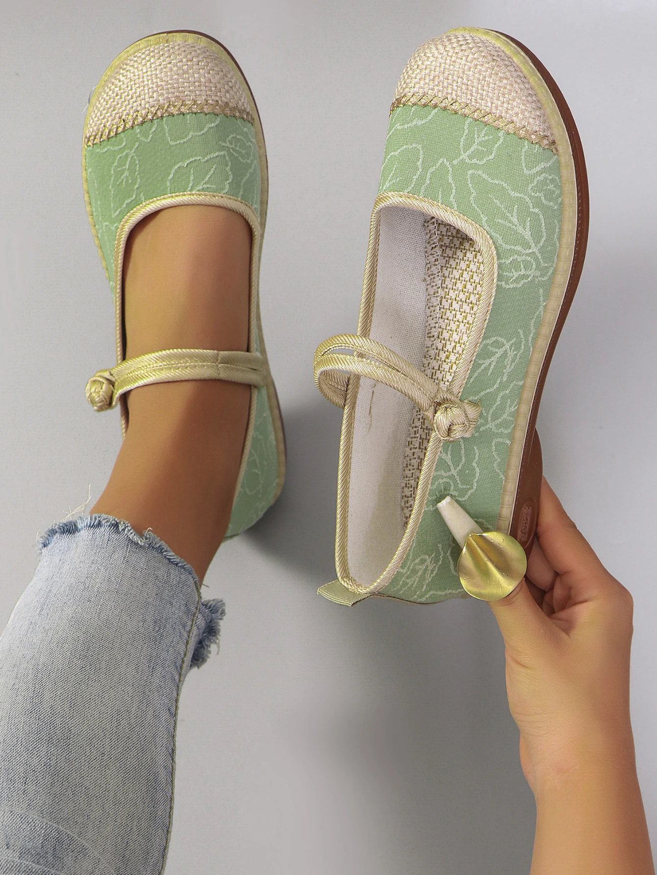Spring New Women\'s Casual Sports Shoes Comfortable, Breathable, Lightweight, Wear resistant Lazy Shoes, Soft soled Flat Shoes