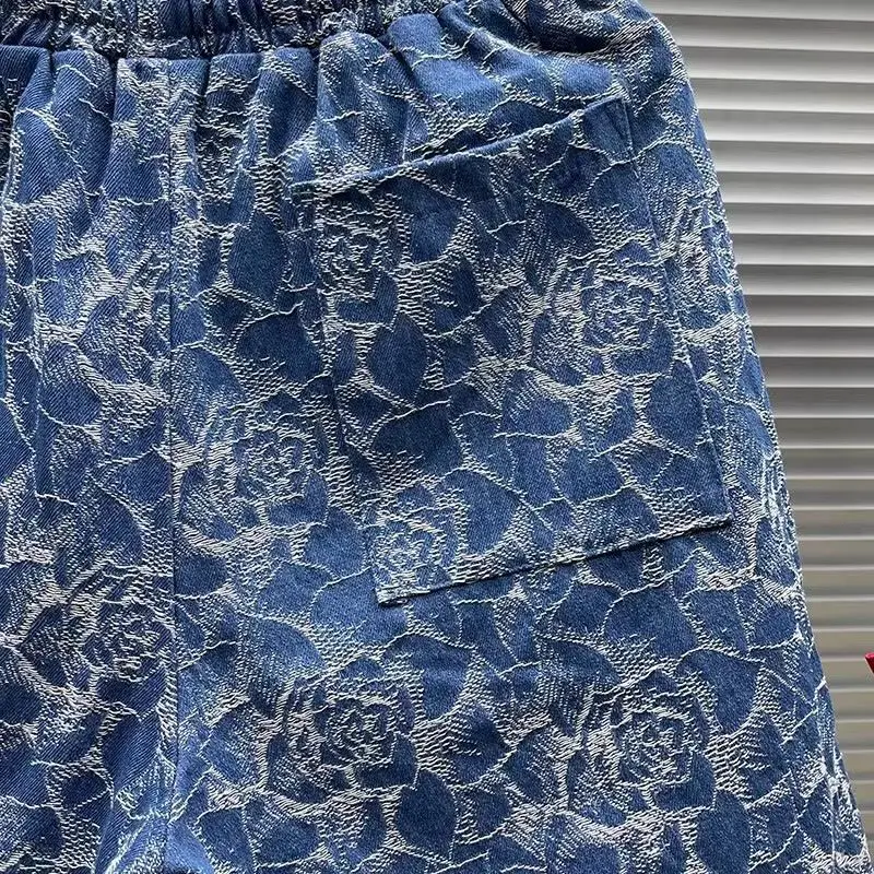 Sommer 2025, neues Design, florale geprägte Textur, Denim-Shorts, Herrenmode, lässig, knielang, lose Baggy, atmungsaktiv, kurze Hosen