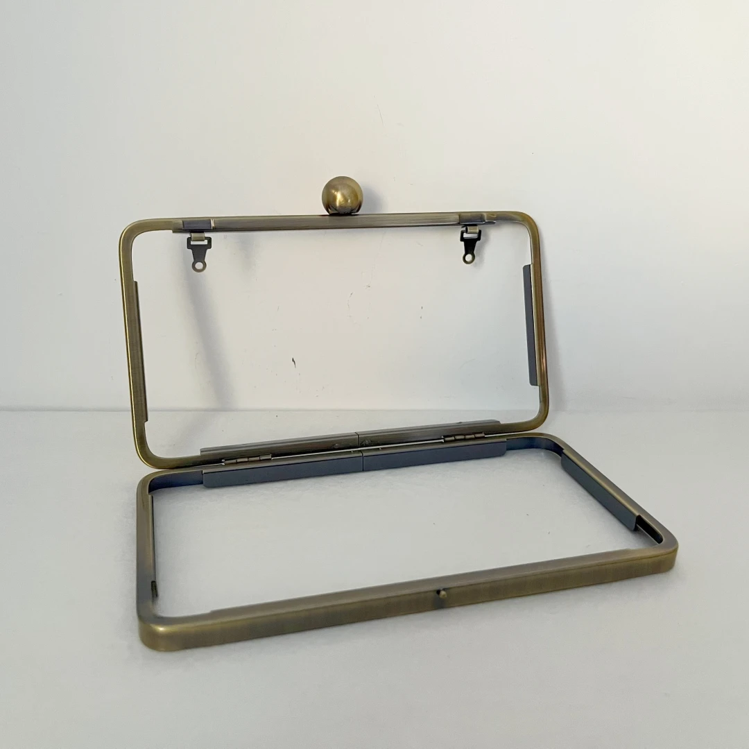 Borsa in metallo Color oro 18X10 Cm che fa forniture telaio con scatola di plastica nera pochette parti accessori maniglie per borse