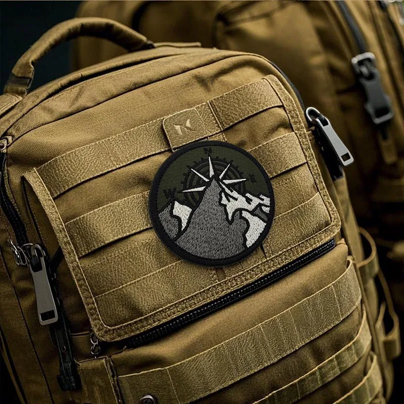 Outdoor-Ausrüstung, Bergkompass, Moralabzeichen, besticktes Aufnäher-Set mit Klettverschluss, taktische Applikation für Rucksack, Weste, Armband, Jacke. – Detail 6